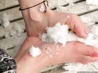 Feet - Natasha G - 2012-11-18 Barefoot in cold weather