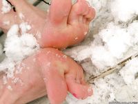 Feet - Natasha G - 2012-11-18 Barefoot in cold weather