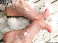Feet - Natasha G - 2012-11-18 Barefoot in cold weather