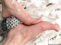 Feet - Natasha G - 2012-11-18 Barefoot in cold weather