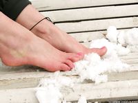 Feet - Natasha G - 2012-11-18 Barefoot in cold weather