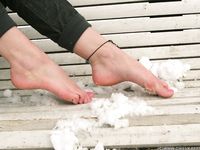Feet - Natasha G - 2012-11-18 Barefoot in cold weather