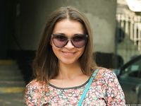 Feet - Natasha H - 2016-11-03 A joyful barefoot beauty