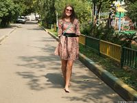 Feet - Natasha H - 2016-11-03 A joyful barefoot beauty