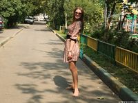 Feet - Natasha H - 2016-11-03 A joyful barefoot beauty