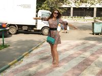 Feet - Natasha H - 2016-11-03 A joyful barefoot beauty