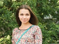 Feet - Natasha H - 2016-11-03 A joyful barefoot beauty