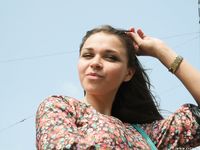 Feet - Natasha H - 2016-11-03 A joyful barefoot beauty