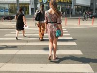 Feet - Natasha H - 2016-11-03 A joyful barefoot beauty