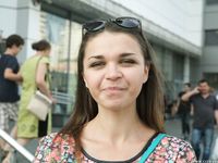 Feet - Natasha H - 2016-11-03 A joyful barefoot beauty