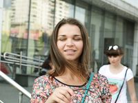 Feet - Natasha H - 2016-11-03 A joyful barefoot beauty