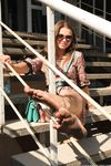 Feet - Natasha H - 2016-11-03 A joyful barefoot beauty