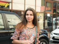 Feet - Natasha H - 2016-11-03 A joyful barefoot beauty