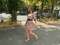 Feet - Natasha H - 2016-11-03 A joyful barefoot beauty