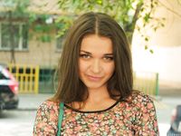 Feet - Natasha H - 2016-11-03 A joyful barefoot beauty