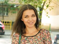 Feet - Natasha H - 2016-11-03 A joyful barefoot beauty