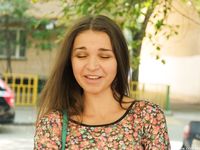 Feet - Natasha H - 2016-11-03 A joyful barefoot beauty