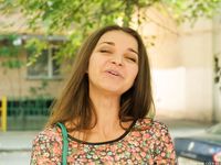 Feet - Natasha H - 2016-11-03 A joyful barefoot beauty