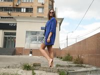 Feet - Natasha H - 2017-11-08 Cool weather barefoot walk