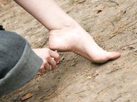 Feet - Nina + Anna Taradanova + Unknown girl - 2007-05-03 Extremal summer day