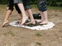 Feet - Nina + Anna Taradanova + Unknown girl - 2007-05-03 Extremal summer day