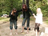 Feet - Nina + Anna Taradanova + Unknown girl - 2007-05-03 Extremal summer day