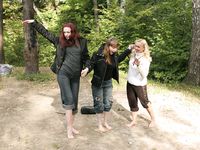 Feet - Nina + Anna Taradanova + Unknown girl - 2007-05-03 Extremal summer day