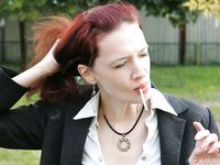 Feet - Nina - 2006-12-27 Red-haired barefoot girl