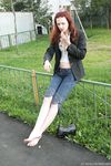 Feet - Nina - 2006-12-27 Red-haired barefoot girl