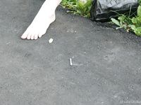 Feet - Nina - 2006-12-27 Red-haired barefoot girl