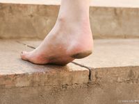 Feet - Nina - 2006-12-27 Red-haired barefoot girl