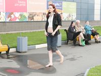 Feet - Nina - 2006-12-27 Red-haired barefoot girl