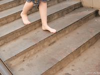 Feet - Nina - 2006-12-27 Red-haired barefoot girl