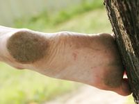 Feet - Nina - 2006-12-27 Red-haired barefoot girl