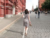 Feet - Nina - 2008-01-29 Hot asphalt kisses her soles