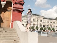 Feet - Nina - 2008-01-29 Hot asphalt kisses her soles