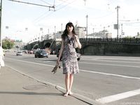 Feet - Nina - 2008-01-29 Hot asphalt kisses her soles