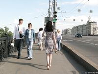 Feet - Nina - 2008-01-29 Hot asphalt kisses her soles