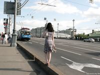 Feet - Nina - 2008-01-29 Hot asphalt kisses her soles