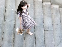 Feet - Nina - 2008-01-29 Hot asphalt kisses her soles