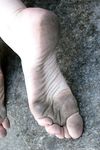 Feet - Nina - 2008-01-29 Hot asphalt kisses her soles