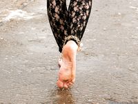 Feet - Nina A - 2012-07-27 Winter barefoot fun
