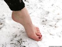 Feet - Nina A - 2012-07-27 Winter barefoot fun
