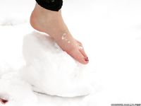 Feet - Nina A - 2012-07-27 Winter barefoot fun