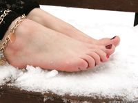 Feet - Nina A - 2012-07-27 Winter barefoot fun