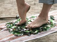 Feet - Oksana + Jenya + Anna Taradanova - 2006-12-03 Sharp exam for bare feet