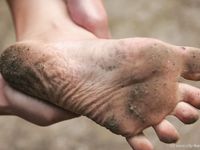 Feet - Oksana + Jenya + Anna Taradanova - 2006-12-03 Sharp exam for bare feet