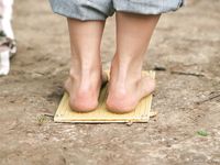 Feet - Oksana + Jenya + Anna Taradanova - 2006-12-03 Sharp exam for bare feet