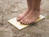 Feet - Oksana + Jenya + Anna Taradanova - 2006-12-03 Sharp exam for bare feet