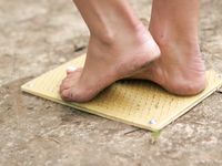 Feet - Oksana + Jenya + Anna Taradanova - 2006-12-03 Sharp exam for bare feet